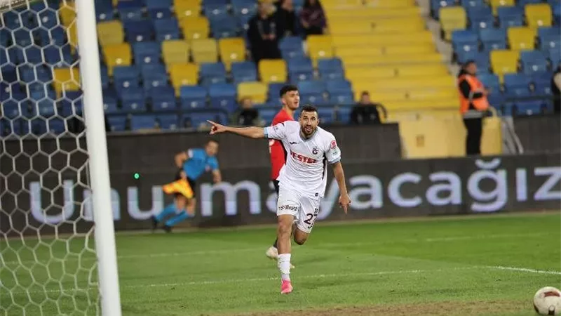 تريزيجيه يواصل التألق ويقود طرابزون للفوزعلى هاتاى بالدورى التركى