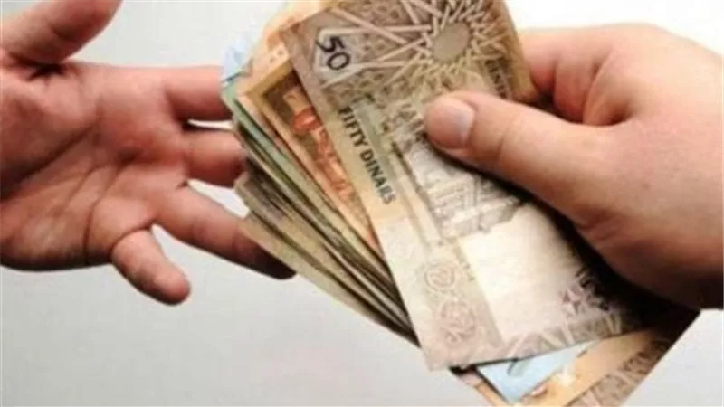 مذاهب الفقهاء في خصم الدين عند حساب الزكاة