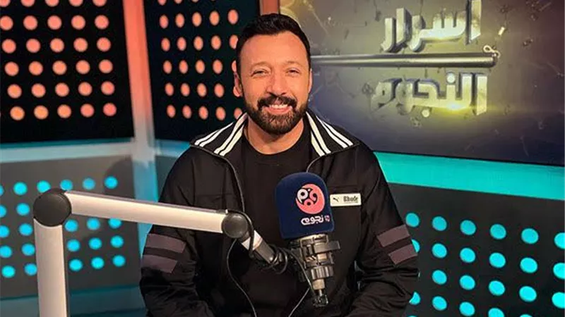 أحمد فهمى يحتفل بنجاح 