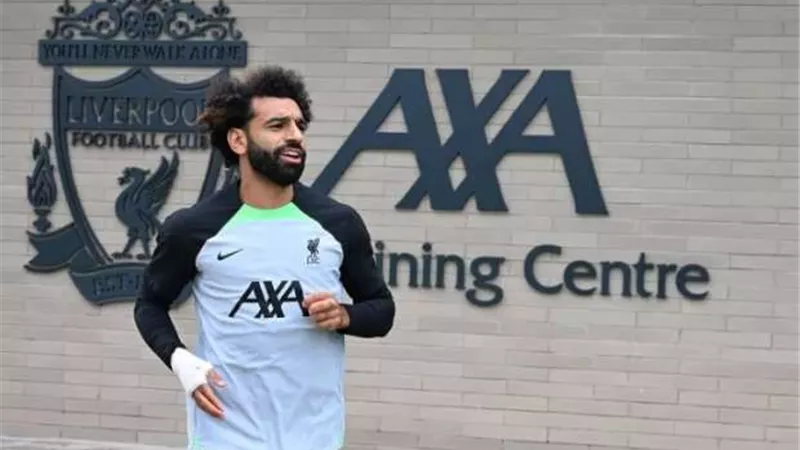 محمد صلاح يحتفل بعودته لتدريبات ليفربول.. صور