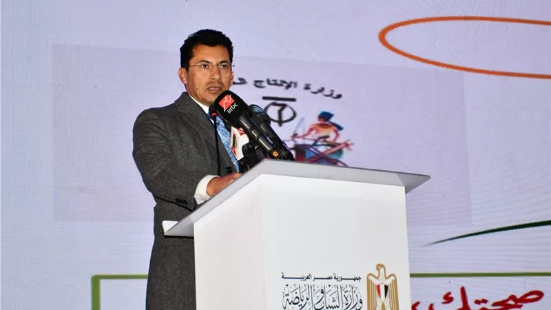 أشرف صبحى يطلق رابط التسجيل والدفع لدراجات مبادرة 