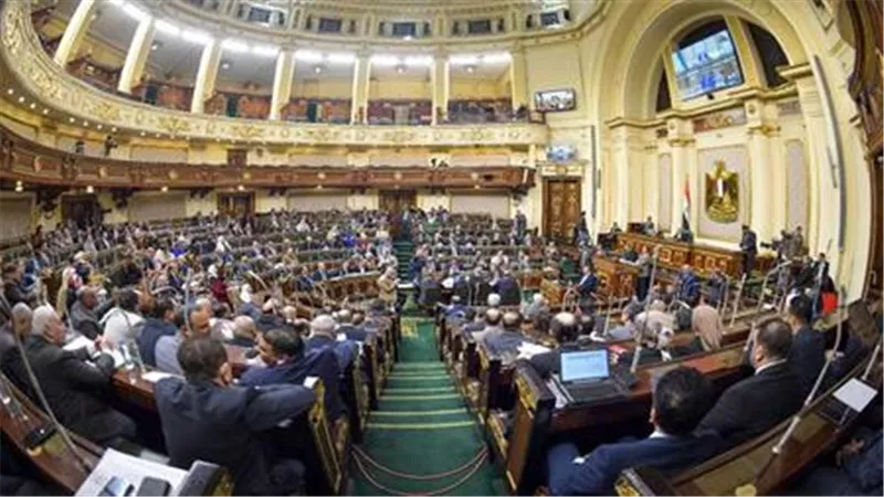 قوى عاملة البرلمان تتحرك لزيادة أدنى الأجور للقطاع الخاص إلى 6 آلاف جنيه.. تفاصيل