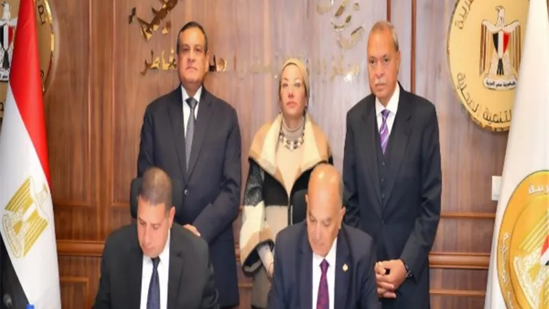 توقيع عقد جمع ونقل المخلفات البلدية لخدمة مدينتي شبرا الخيمة والخصوص