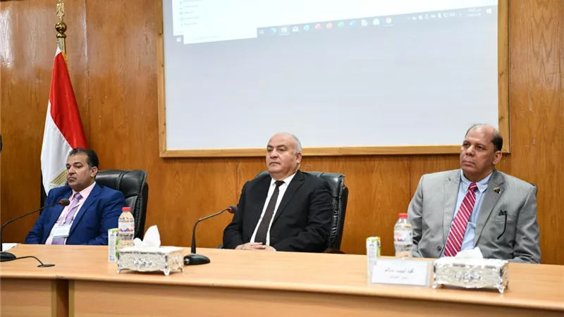 انطلاق مؤتمر البحوث الطبية الحيوية بجامعة جنوب الوادي