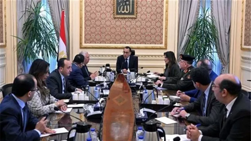مدبولي يُوجه بزيادة زراعات الذرة وفول الصويا