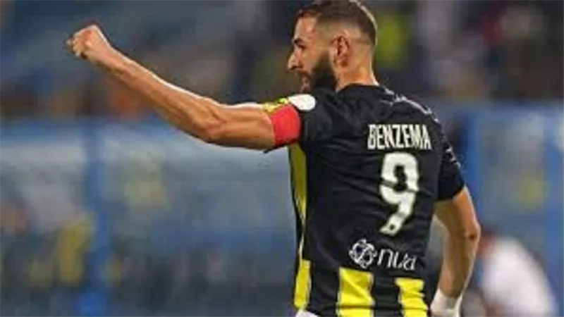 مدرب الاتحاد يوضح سبب استبعاد كريم بنزيما عن مواجهة نافباخور