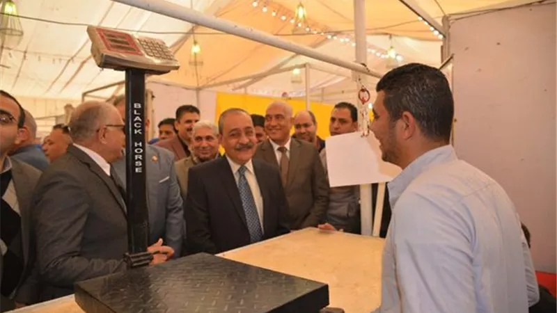 زحام شديد على معرض أهلا رمضان بالإسماعيلية