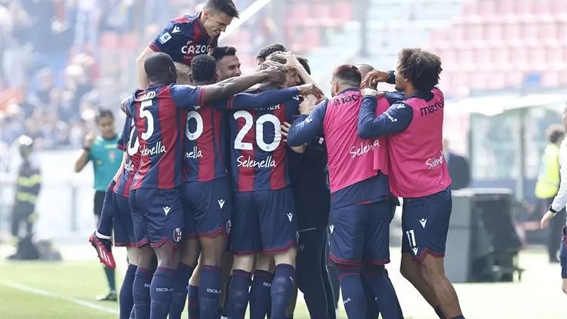 الدورى الإيطالى .. بولونيا يهزم فيورنتينا ويقتحم المربع الذهبى