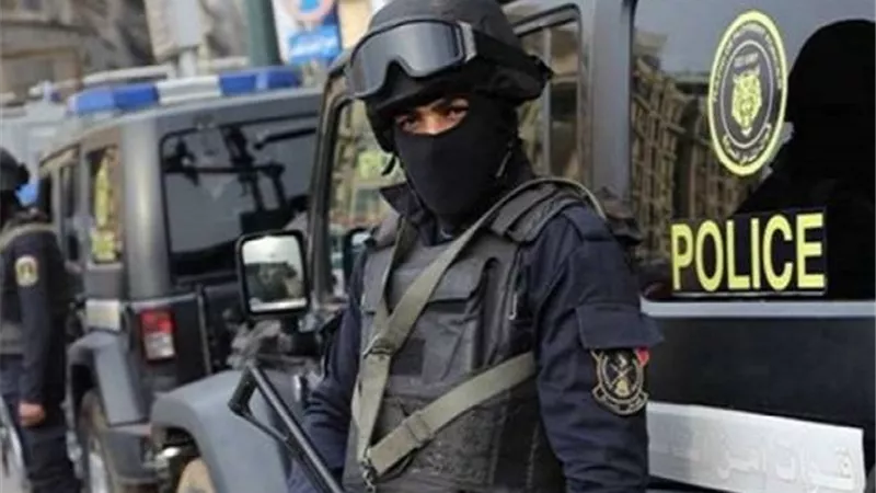 كشف حقيقة فيديو لسيدة ادعت تعرضها للضرب من أحد رجال الشرطة بدمياط