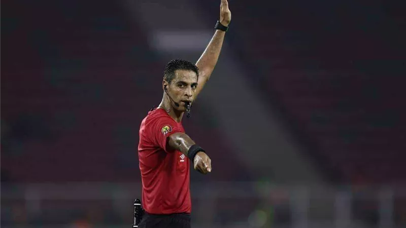 أمين عمر: الرجوع للڤار لا يعيب الحكم ومش هكون مبسوط لو أخطأت
