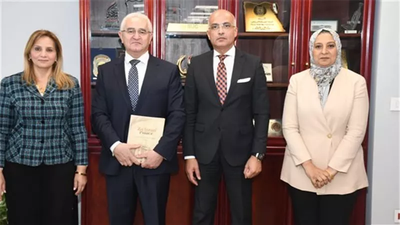 رئيس جامعة عين شمس يبحث التعاون مع سفير أذربيجان