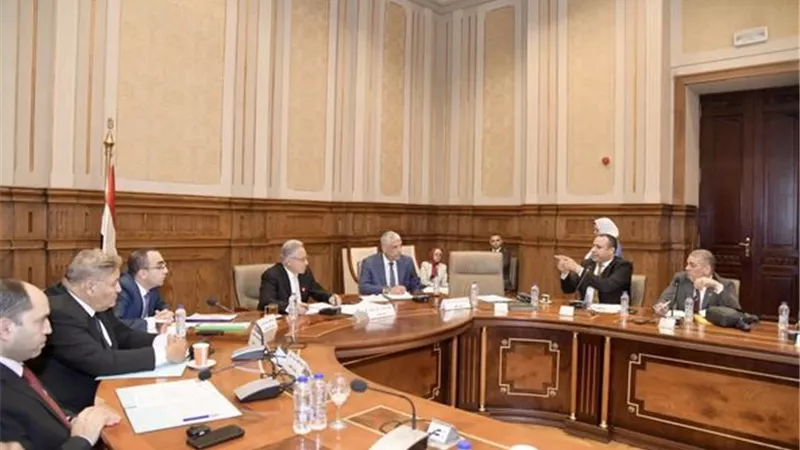 النائب محمد طلبة:انتهاء مشكلة مستأجري المحلات بموقف القنطرة غرب