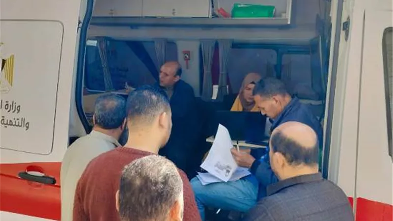 محافظ كفرالشيخ: 44 خدمة قدمتها سيارة المركز التكنولوجى المتنقل