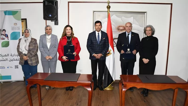 وزير الشباب يشهد توقيع بروتوكول بين الوزارة والمفوضية السامية لشؤون اللاجئين