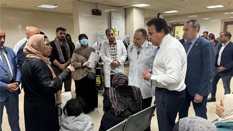 وزير الصحة فى زيارة مفاجئة لمستشفى العجوزة