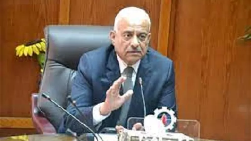 محافظ السويس يستقبل رئيس الهيئة العامة للاستثمار و المناطق الحرة