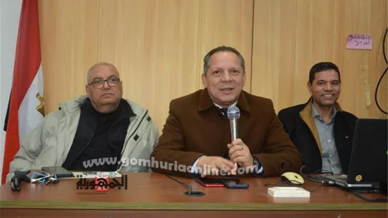 رئيس جامعة دمياط يشهد العرض الوثائقي الأول بكلية الآداب