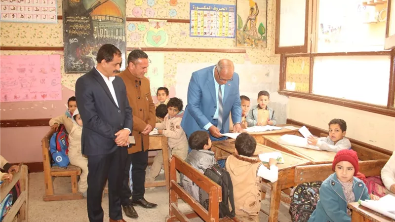وكيل الوزارة يتابع سير الدراسة بمدارس اهناسيا