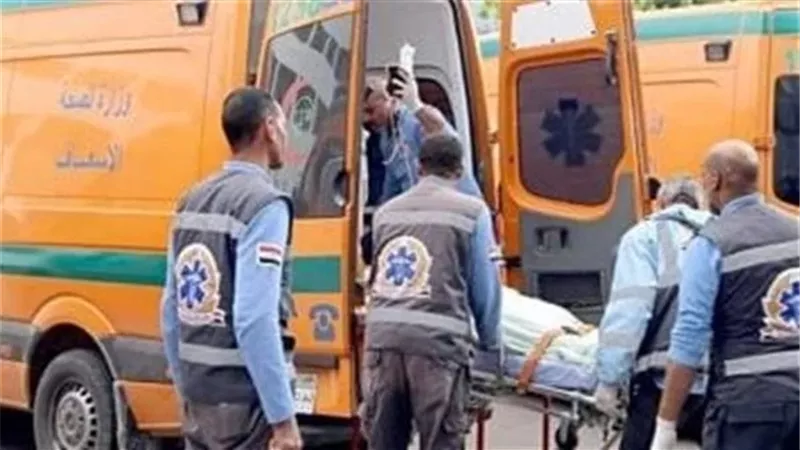 كسور بالقفص الصدري والعمود الفقري.. سائق يدهس فتاة أسفل سيارته ببرج العرب