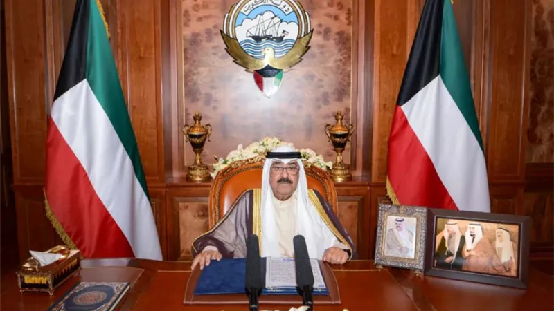 أمير الكويت يصدر مرسوما أميريا بحل مجلس الأمة