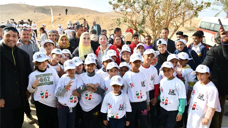 وزيرة البيئة تشارك فى ماراثون الجرى 