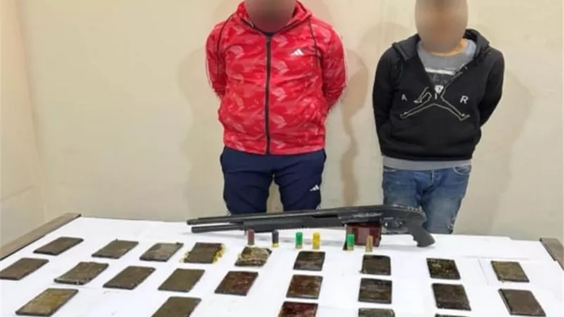 القبض على 4 من معلمين الكيف بالقاهرة