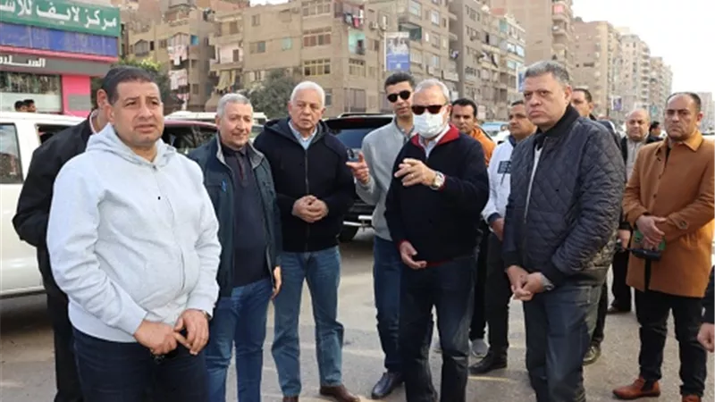 محاضر اشغال طريق خلال جولة تفقدية لمحافظ القليوبية بمدينتي شبرا والخصوص