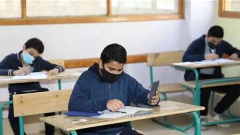 مميزات وعيوب الأسئلة الاختيارية والمقالية .. التعليم تكشف