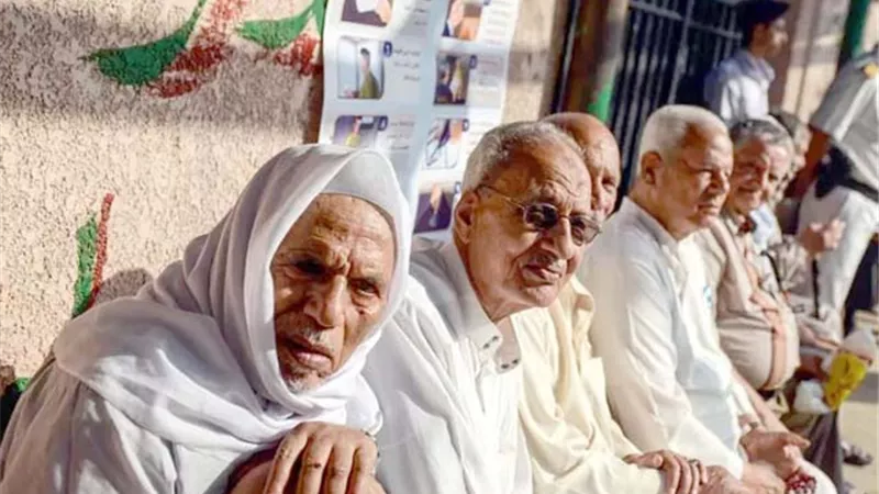 كبار السن .. في العين والقلب