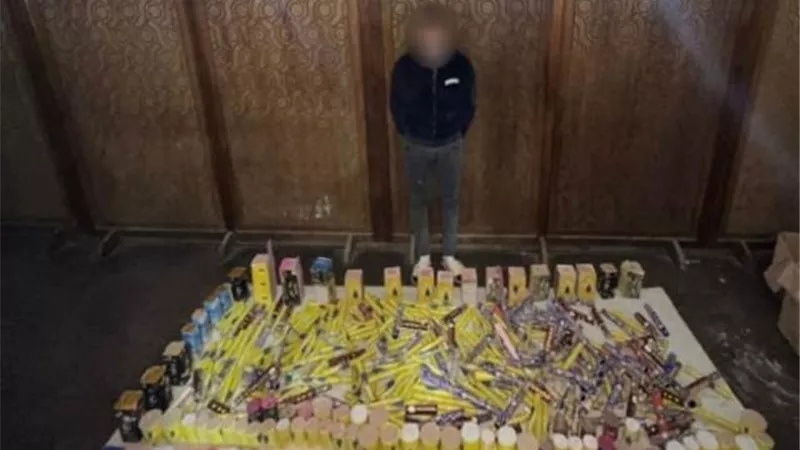 ضبط عاطل بحوزته 400 قطعة ألعاب نارية بالإسكندرية