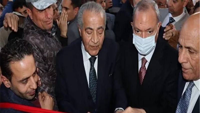 وزير التموين ومحافظ القليوبية يفتتحان معارض أهلا رمضان بشبرا
