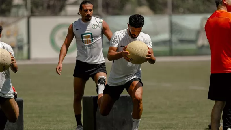 عودة أيمن أشرف لتشكيل البنك الأهلى أمام زد فى الدورى