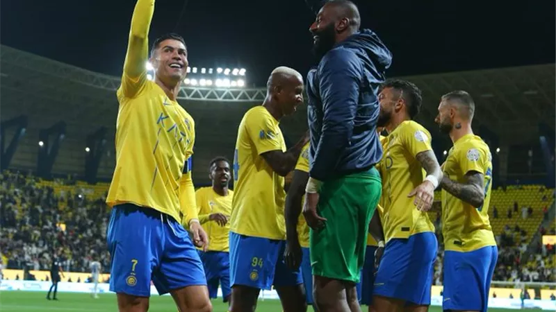 رونالدو يقود النصر للفوز علي الفتح 1/2 في الدوري السعودي