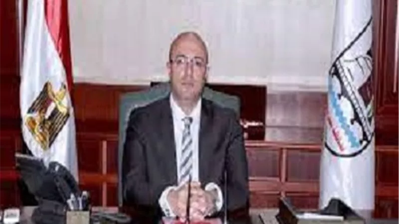 وكيل تعليم مطروح يتابع إلقاء مسرحي عن صمود أهالي غزة
