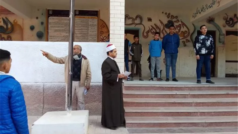رئيس أزهرية الإسماعيلية يشهد طابور الصباح بمعاهد التل الكبير