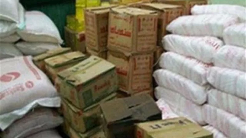 ضبط 30 طن سكر و 16 ألف عبوة زيت طعام داخل مخزنين بدون ترخيص بالقاهرة