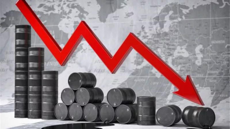 النفط يتراجع في معاملات ضعيفة بفعل عطلة عامة في أمريكا