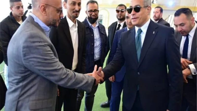 وزير العمل يشهد إختبارات عمال وجزاريين مرشحين للعمل في موسم الحج