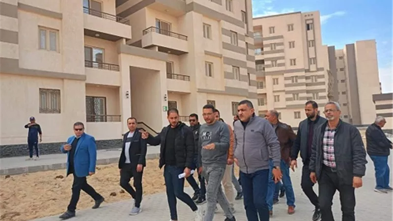 وزير الإسكان يتابع سير العمل بمشروعات ملوي الجديدة