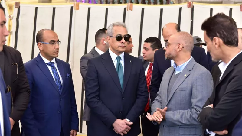 العمل تؤكد أهمية التزام شركات إلحاق العمالة بالخارج بكافة الشروط والإجراءات الرسمية