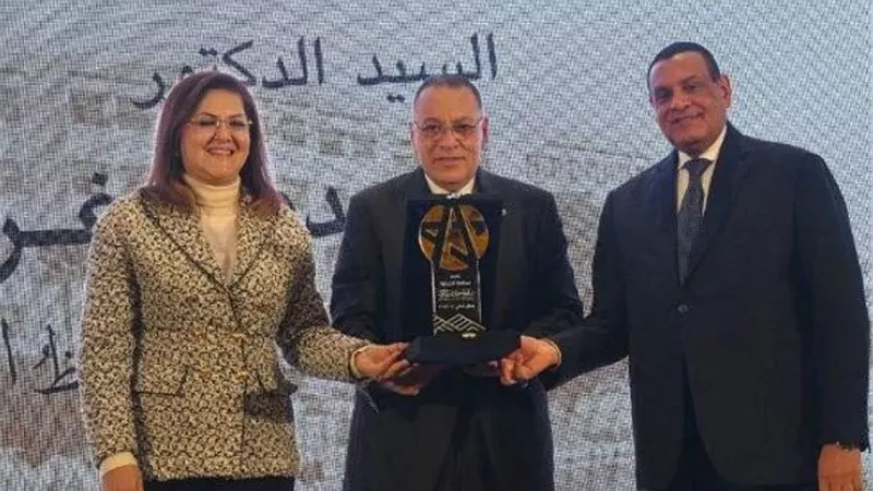 تكريم المحافظ لفوزالشرقية للعام الثانى بمسابقة 