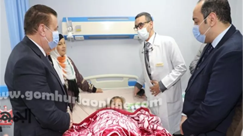 محافظ المنوفية يزور المصابين من غزة في مستشفى شبين الكوم التعليمي