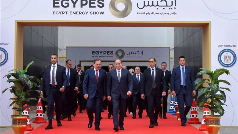 الرئيس السيسي يتفقد معرض «إيجبس 2024».. فيديو