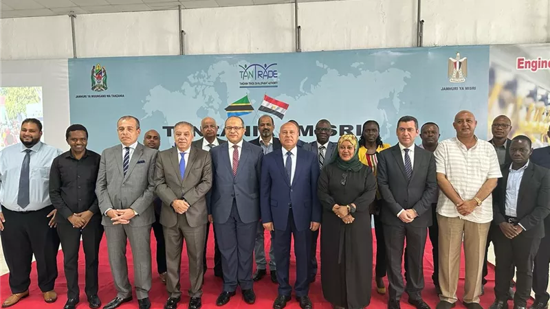 وزير النقل يبحث التعاون المشترك مع هيئة التجارة التنزانية