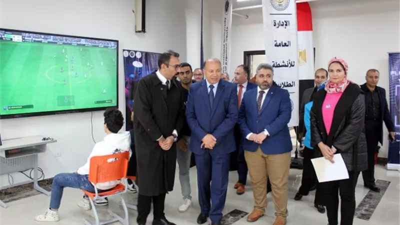 خاطر يتفقد العملية التعليمية بجامعة المنصورة الأهلية