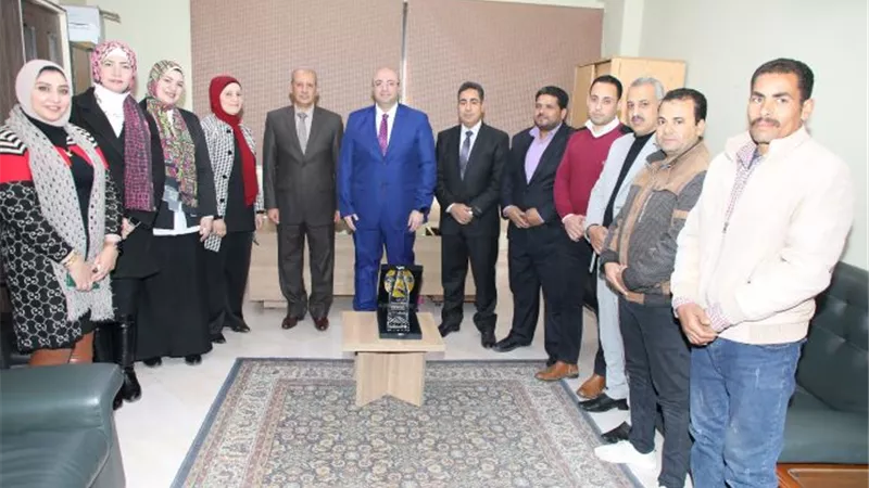 غنيم يهدي الفوز بجائزة تميز الأداء لمسؤولي التخطيط والمتابعة