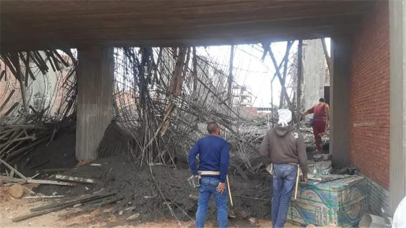 إنهيار مصنع فى مدينة بدر وإصابة ثلاثة أفراد.. بالصور والأسماء