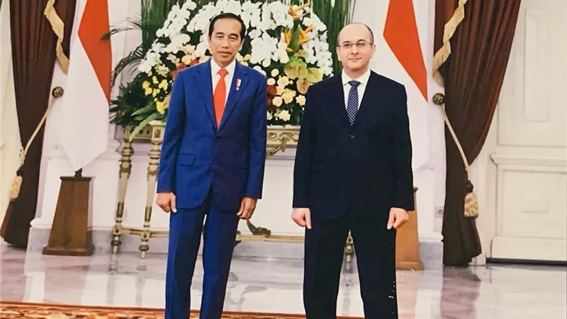 السفير المصري يسلم أوراق اعتماده إلى رئيس جمهورية أندونيسيا
