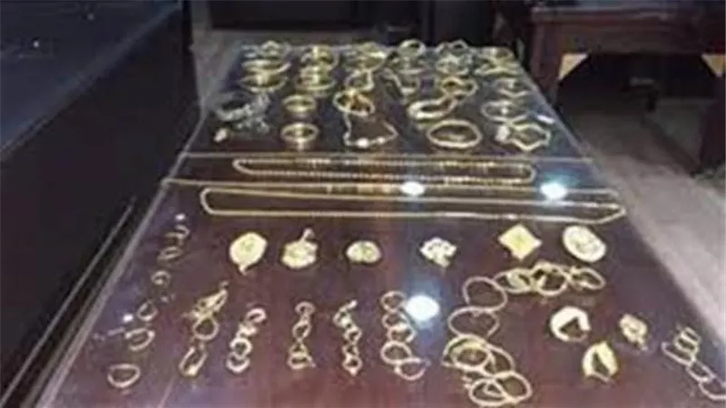 سرقة 16 خاتم ذهب من محل مصوغات ذهبية بمدينة نصر