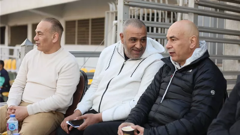 تأكيداً علي تعافي حسام حسن..جهاز المنتخب يحضر مباراة سيراميكا والجونة